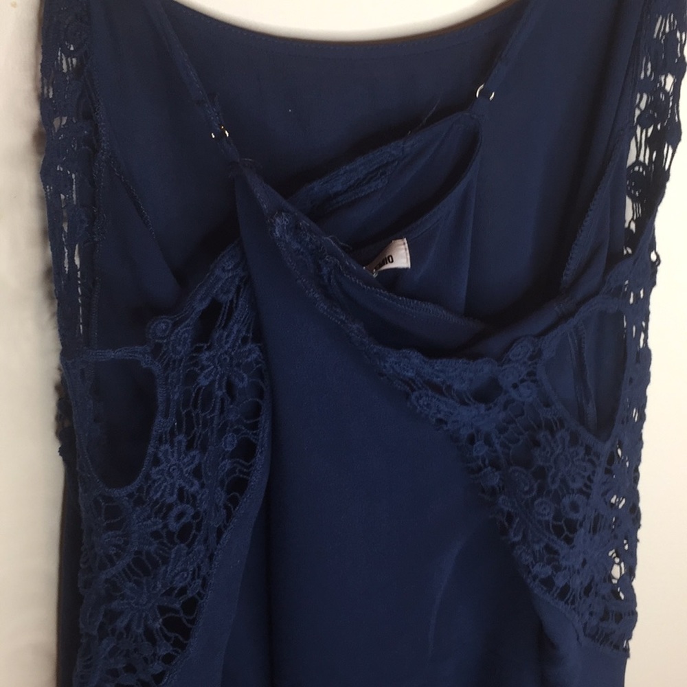 Final Price Drop ! Cold shoulder bell sleeves - Picture 8 of 8